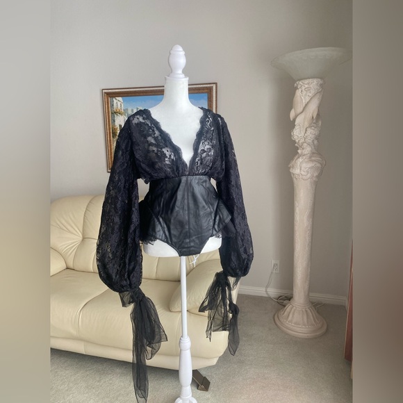 SIZE M PLUNGING BLACK LACE BODYSUIT great for EDC - Picture 4 of 8